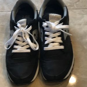 Saucony track sneakers/ suede black